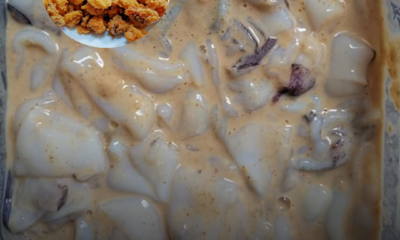 Sotong goreng tepung rangup berwarna keemasan selepas digoreng dengan salutan tepung yang melekat cantik dan garing.
