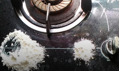 Cara membersihkan dapur gas berkilat seperti baru menggunakan tepung gandum tanpa air dan sabun.