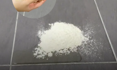 Tepung gandum ditaburkan pada kawasan lantai yang terkena tumpahan minyak masak.
