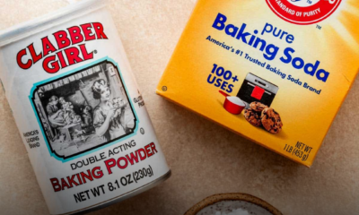Baking powder dan baking soda yang sering digunakan sebagai agen penaik dalam pembuatan kek dan biskut.