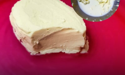 Whipping cream yang terlebih putar sehingga terpisah menjadi butter dan buttermilk.